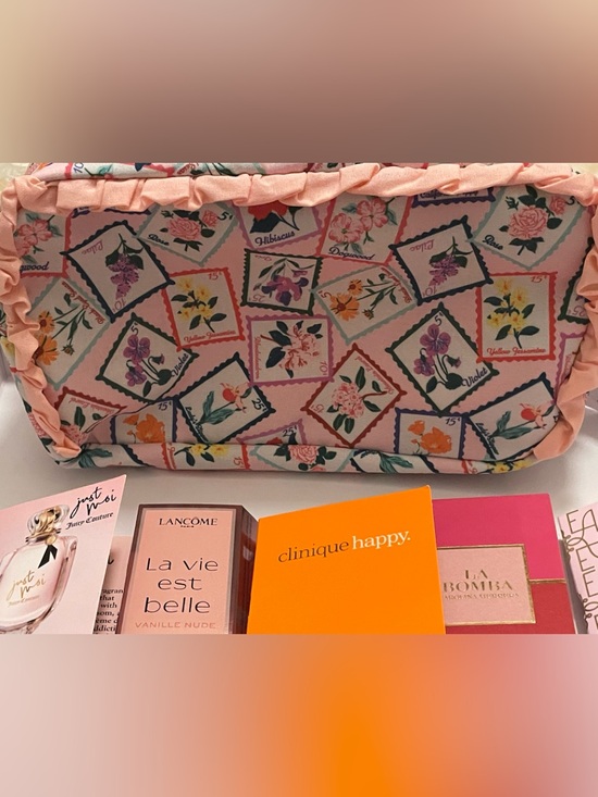 . Other - Women’s Floral Pink Makeup Bag with Assorted 5 Card Samples